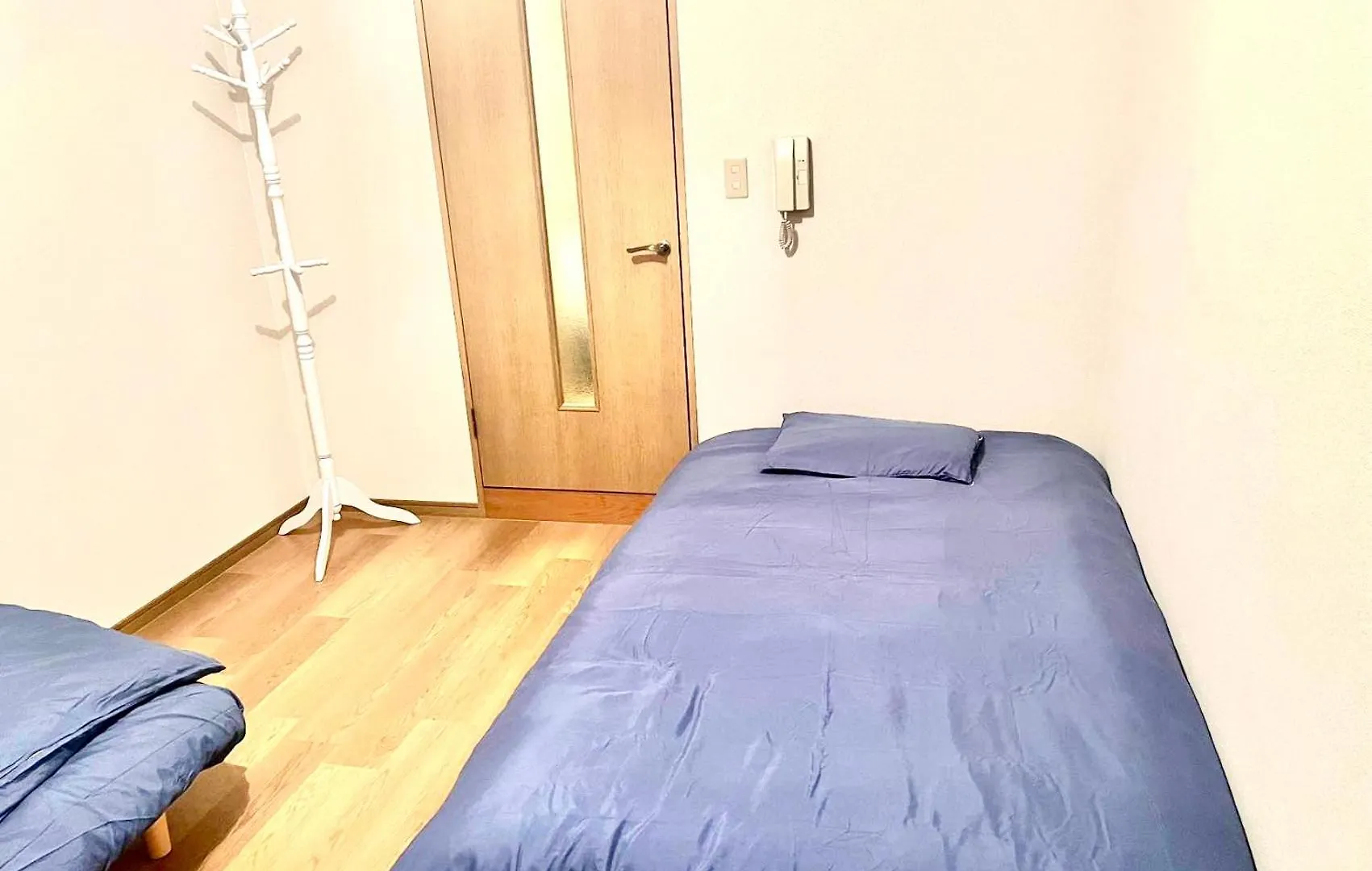 Shinjuku Hana House 4Mins To Okubo Station contacts